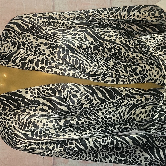 Victoria's Secret Leopard Print Robe - Picture 2 of 10